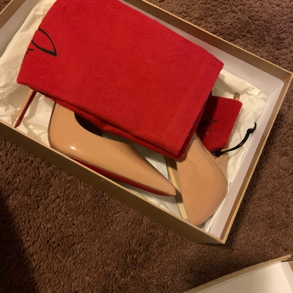 Christian Louboutin Nude Heel - Picture 4 of 6